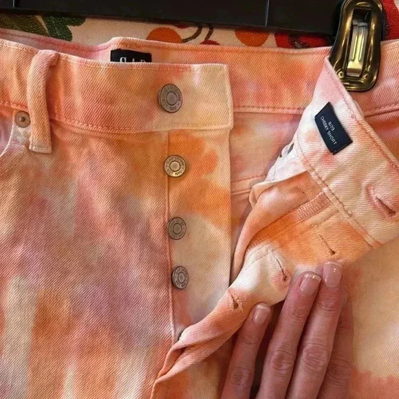 EUC GAP Cheeky Short in orange tie dye. Size 8/29 - Picture 6 of 6
